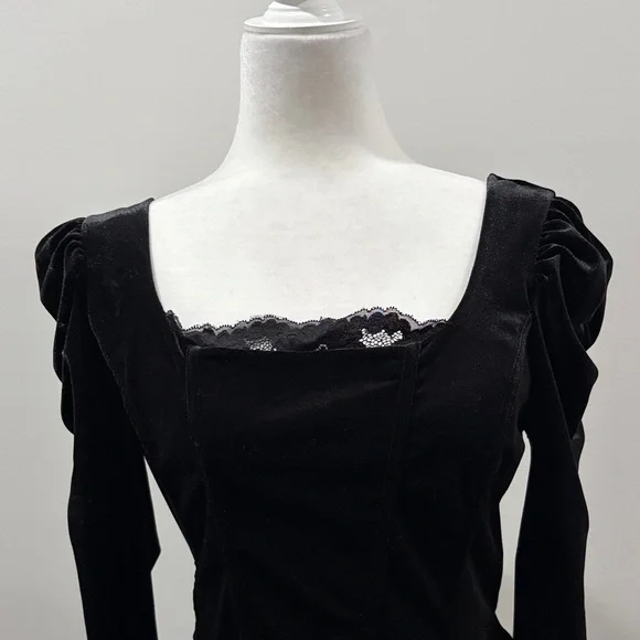 Chic Velvet Dress - Picture 8 of 9